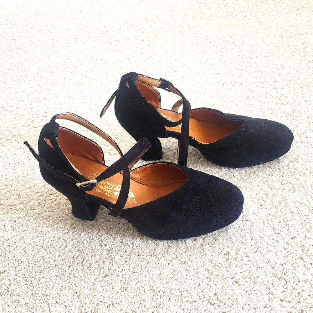 Suedo tango heels size 6 wide - Picture 6 of 7